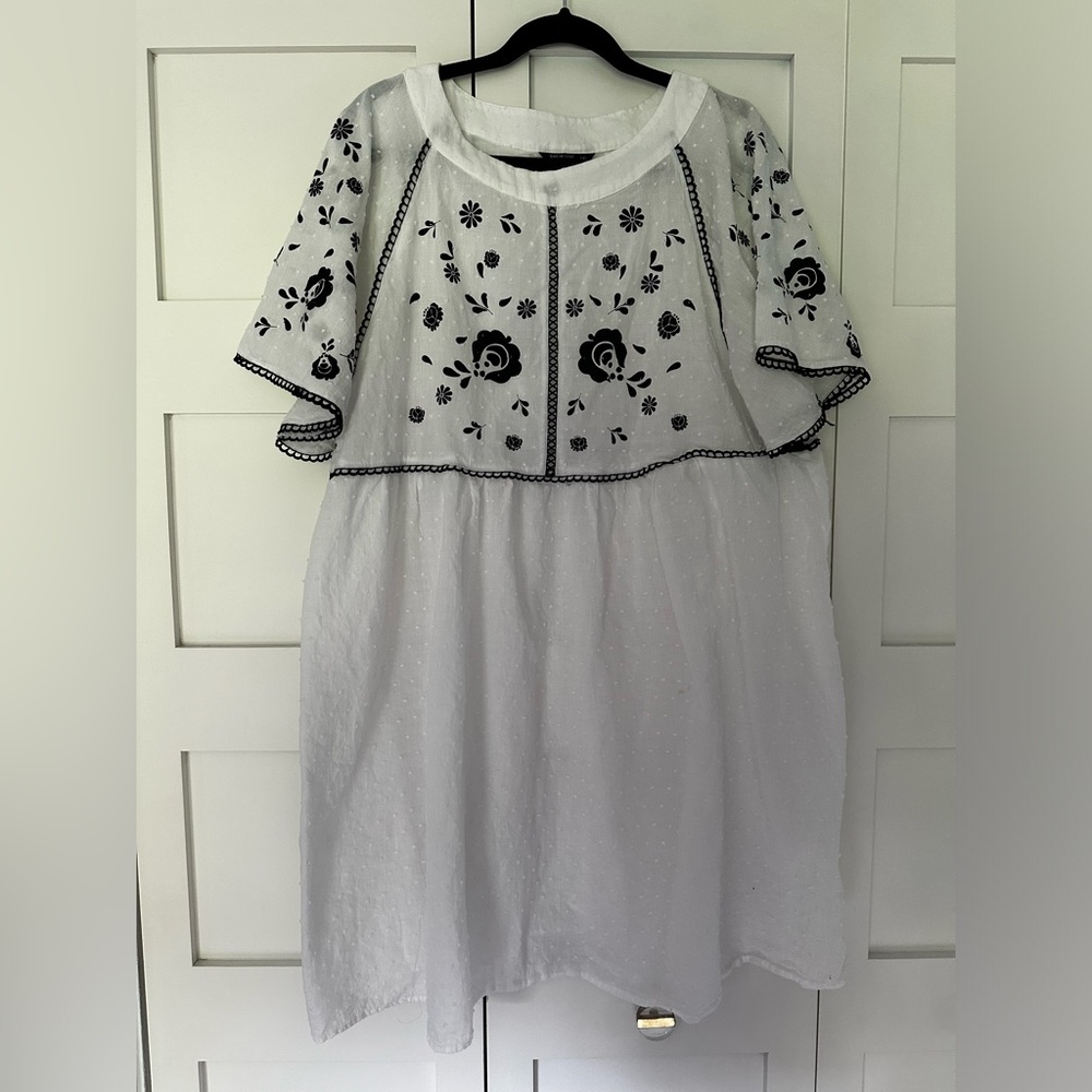 Sheer White Sun Dress with Black Flowers. Size 2x